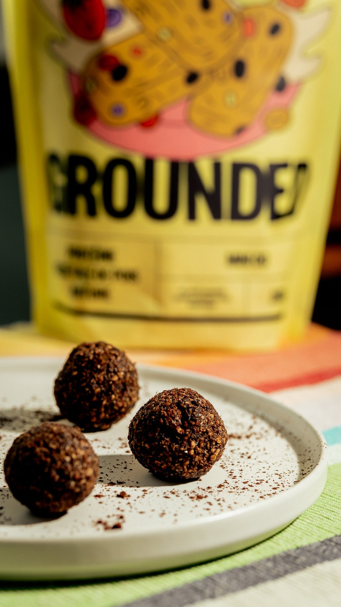 BOULES D'ÉNERGIE PROTÉINÉES AU CHOCOLAT ET PVT DE POIS