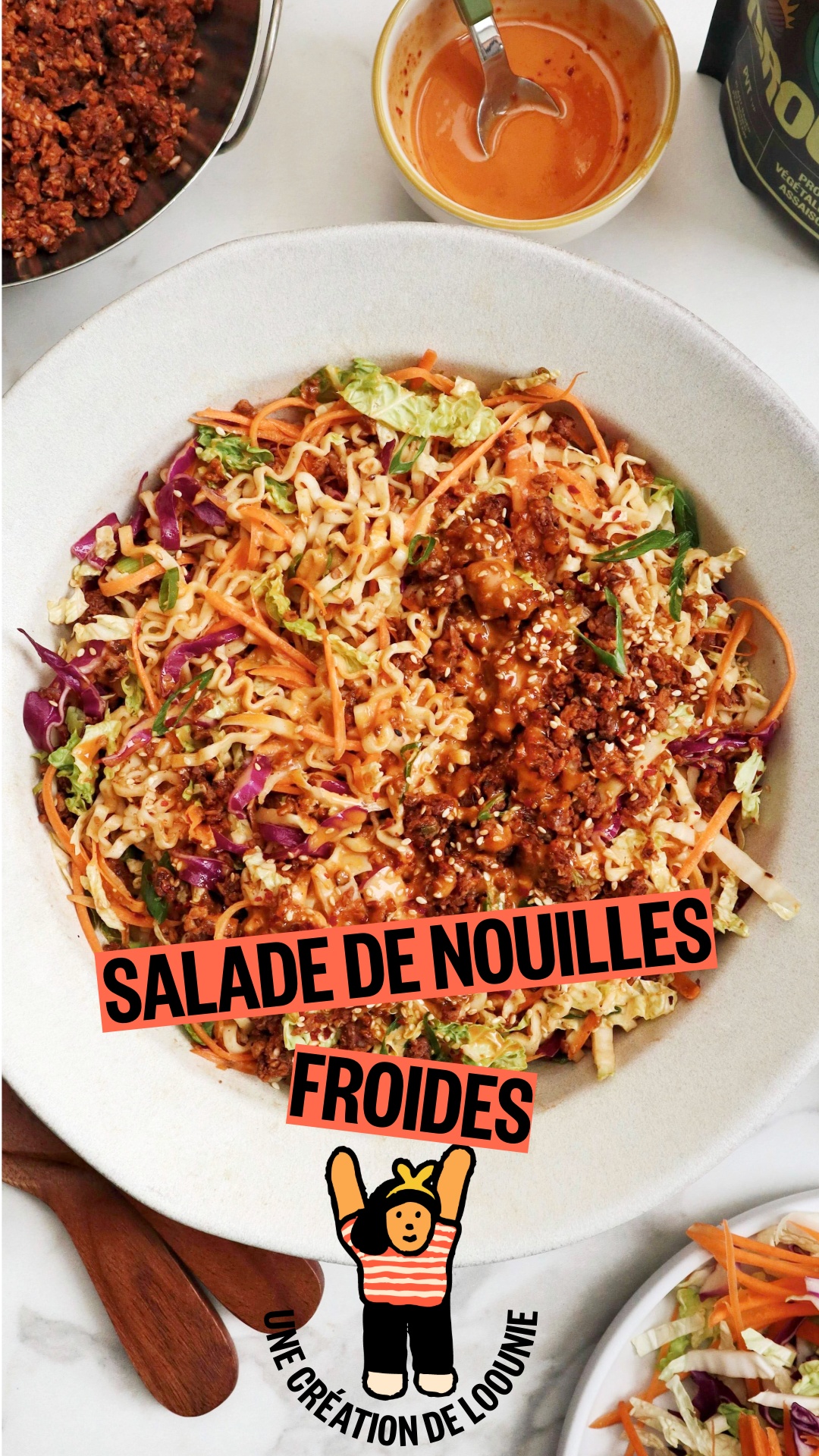SALADE DE NOUILLES FROIDES AU SÉSAME ÉPICÉ