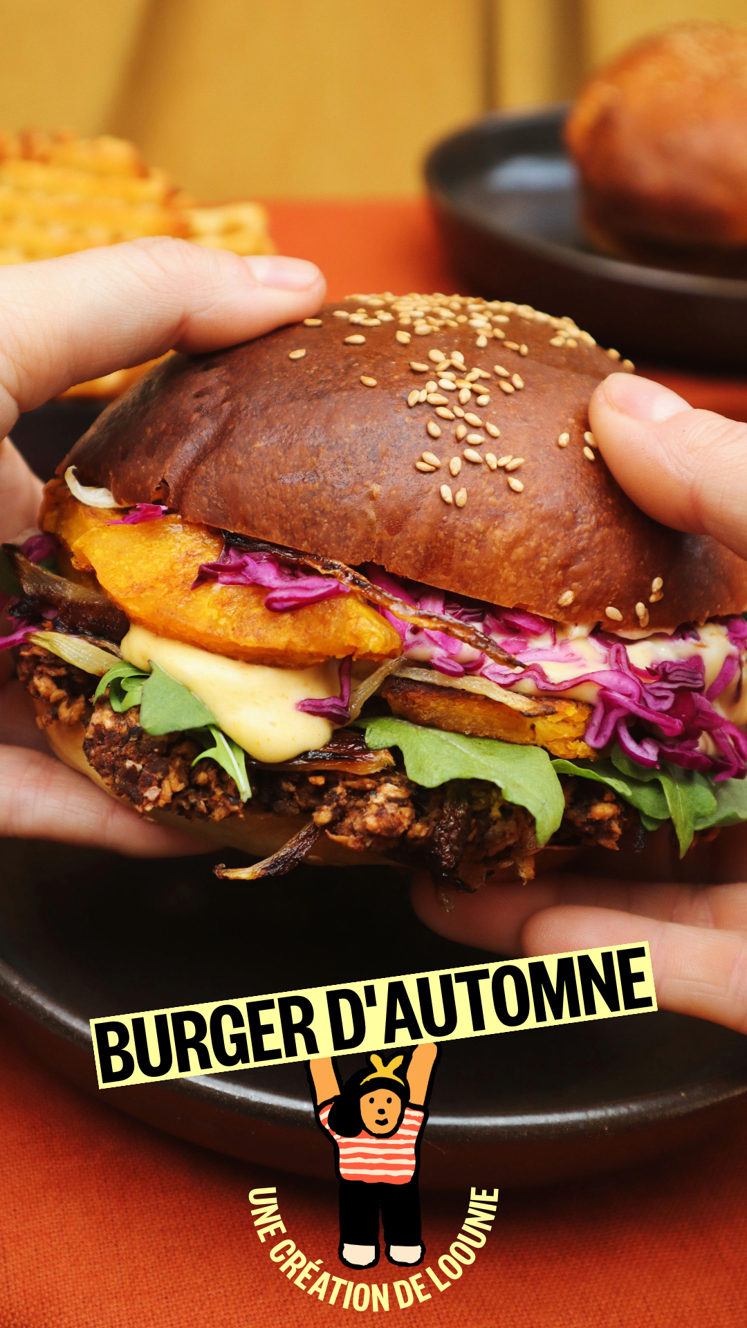 BURGER D'AUTOMNE À LA COURGE CARAMÉLISÉE ET À L'AIL RÔTI